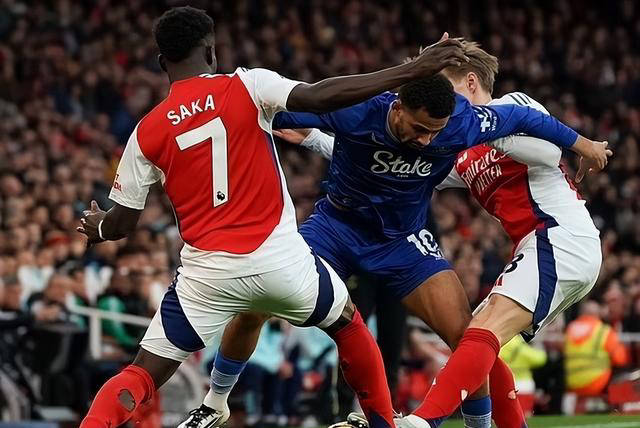 将迎个人第六次世界杯！C罗社媒：全力以赴吧，葡萄牙（C罗冲击第六次世界杯：社媒鼓劲，葡萄牙全力以赴）