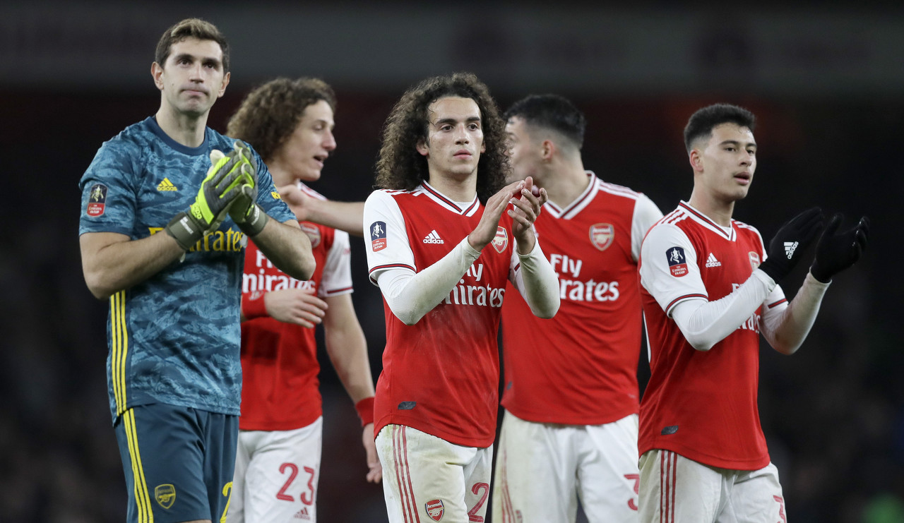 埃尔切老板：阿根廷队的到来纯属偶然，希望梅西能加盟我们（埃尔切老板称阿根廷队到访只是巧合，盼梅西加盟）