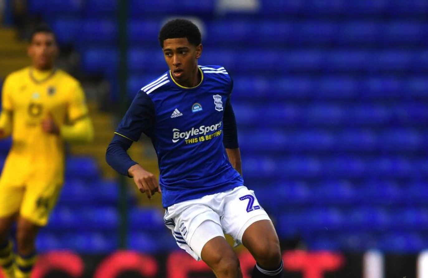 首开记录，欧纳希当选赫罗纳vs皇马全场最佳球员（欧纳希先拔头筹，荣膺赫罗纳vs皇马全场最佳）