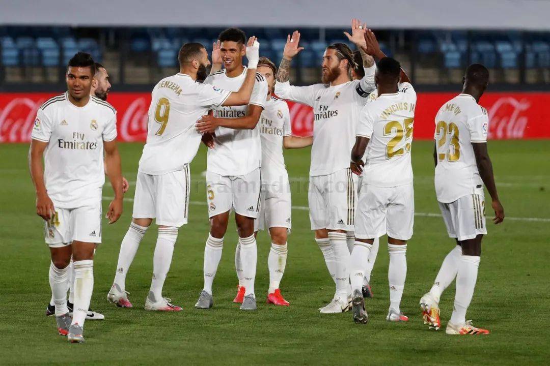 斯帅：今天整场比赛都是进步；戴维和奥蓬达？进球是前锋的一切