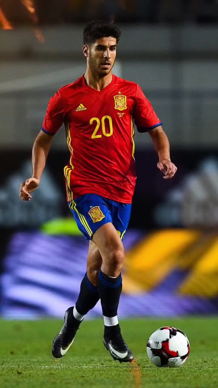 日媒：远藤航、久保建英等人在球场训练，镰田大地因疲劳单练（日媒：远藤航、久保建英参与合练，镰田大地因疲劳进行个人训练）