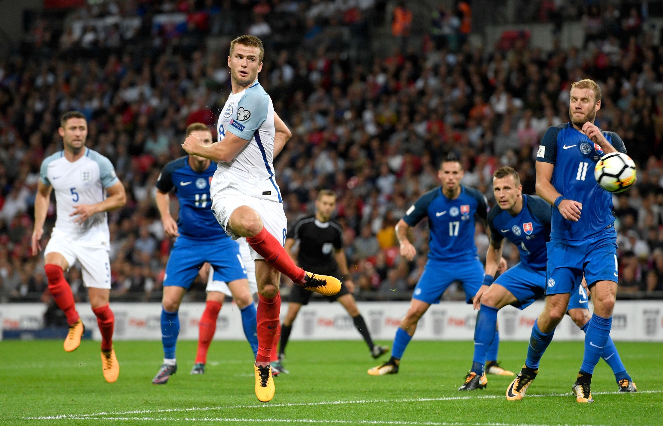 博洛尼亚门将斯科鲁普斯基：守门员首先必须会扑救，脚法其次（博洛尼亚门将斯科鲁普斯基：门将以扑救为先，脚下技术其次）