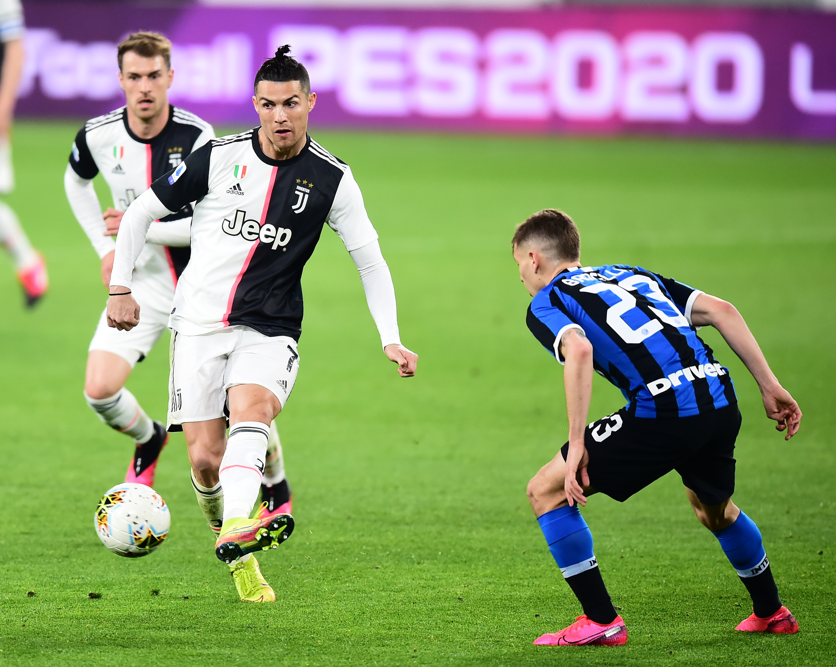 弗拉门戈主帅：我们有办法遏止巴黎的进攻，只想击败他们夺冠（弗拉门戈主帅：有信心限制巴黎进攻，目标击败巴黎夺冠）