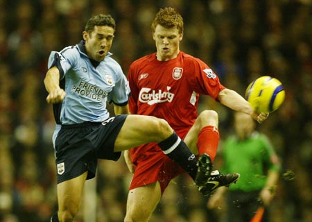 记者：诺坎普保安看到梅西后非常惊讶，当即就放他进去了（记者称梅西现身诺坎普令保安愕然，随即放行）