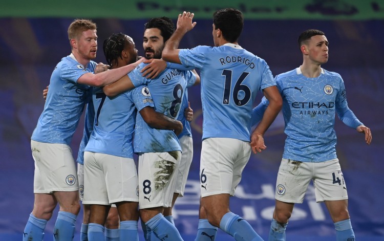 塞萨尔：齐沃为什么要换下博尼和泽林斯基？他俩明明表现最好（塞萨尔质疑齐沃换人决定：为何撤下表现最好的博尼和泽林斯基？）