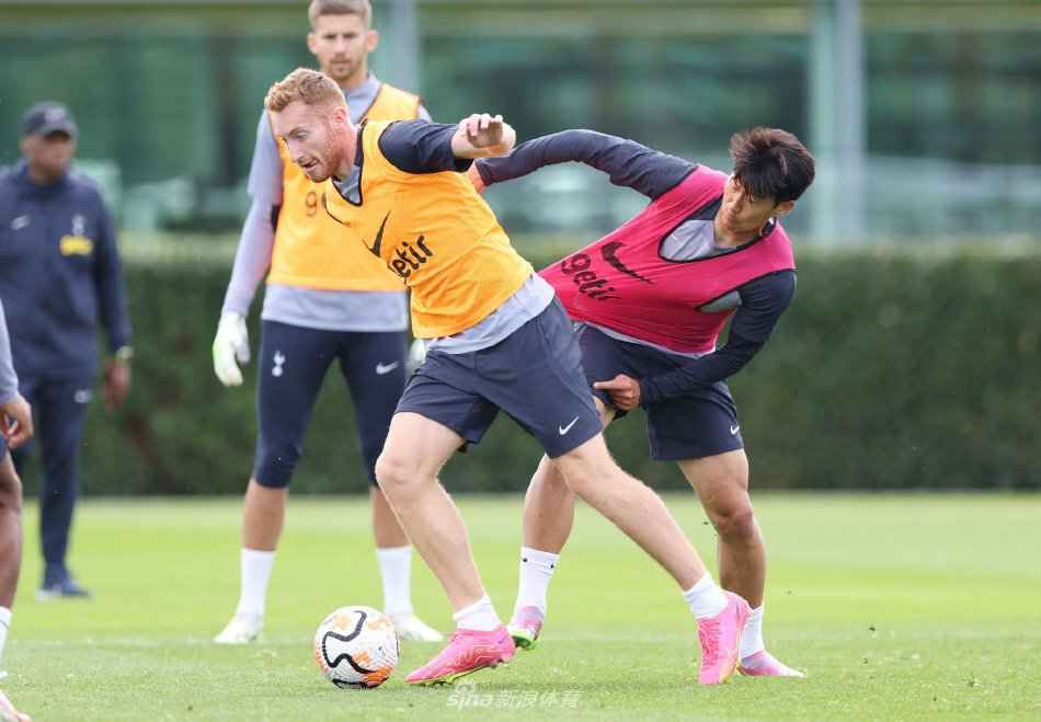 半场战报：科莫0-0卡利亚里（半场快讯：科莫与卡利亚里战成0-0）