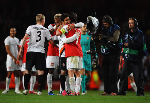 图片报：于帕梅卡诺向拜仁要2000万欧年薪+2000万签字费（《图片报》：于帕梅卡诺向拜仁索要2000万欧元年薪及2000万欧元签字费）