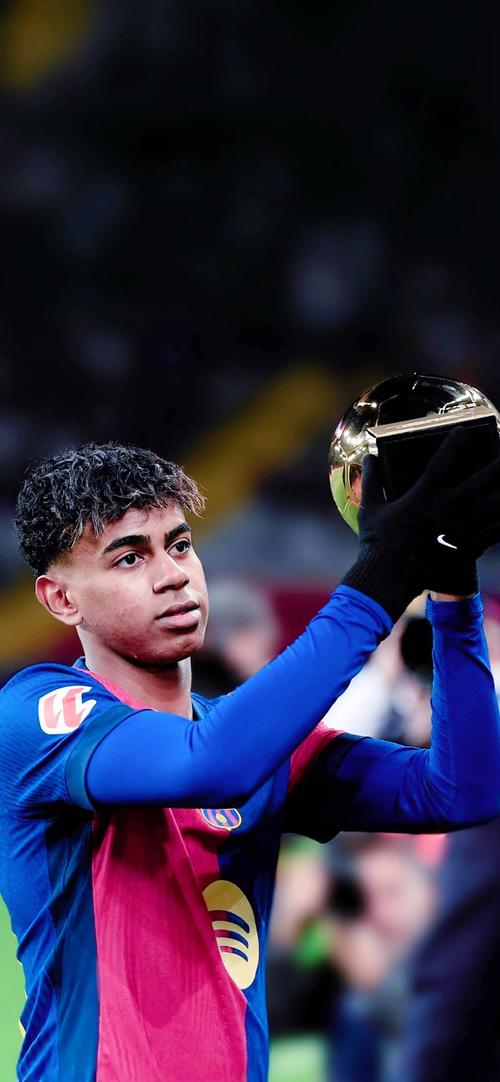 国足友谊赛战胜韩国展现新阵容（国足热身赛力克韩国，全新阵容亮相）