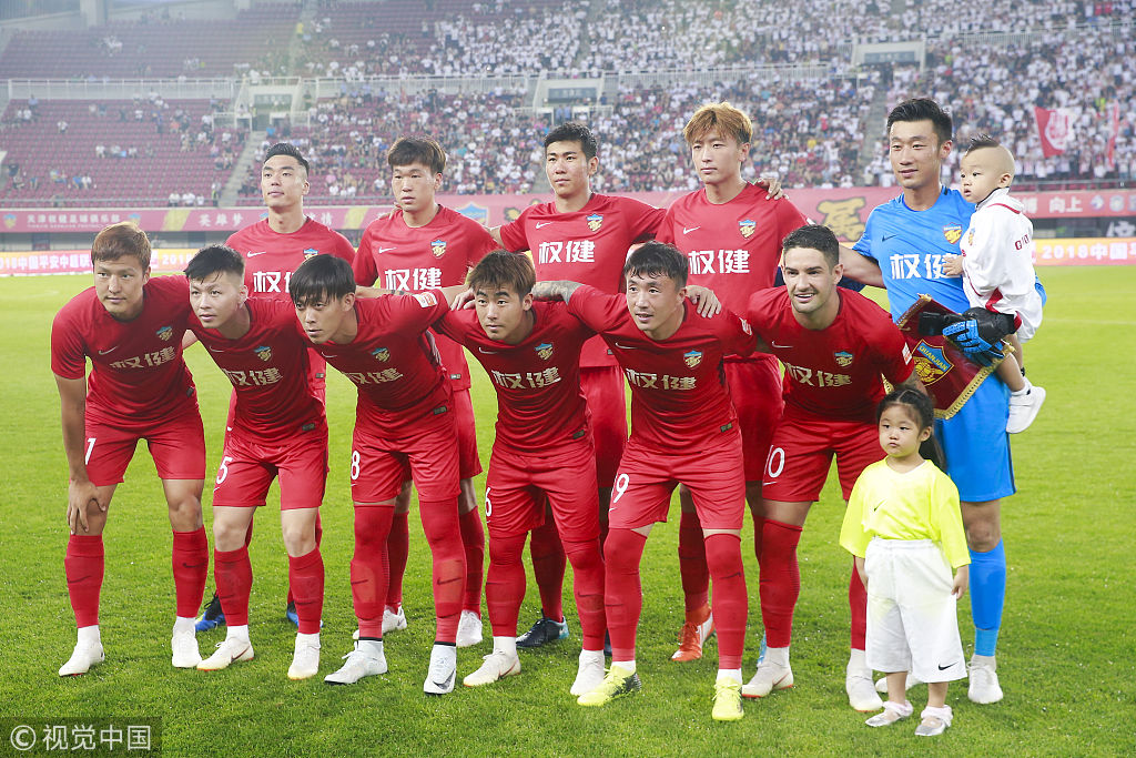 别把跑车当坦克！莱奥转型中锋，是补了短板却废了武功？（别让跑车去撞线！莱奥转中锋，补短还是削长？）