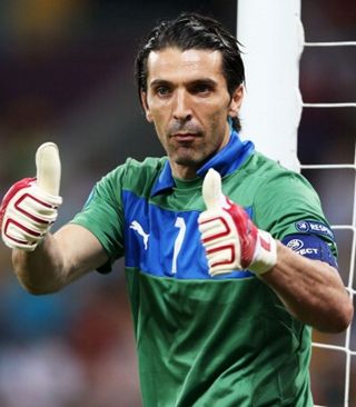 斯普利特：灰熊的双塔阵容不常见但很有威胁，我们得严阵以待（斯普利特：灰熊双塔罕见却具威胁，我们必须全力应对）