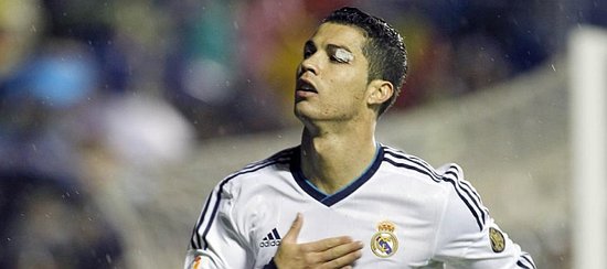 陈威神勇扑救助上海海港避免惨败（陈威连番神扑力挽狂澜，上海海港逃过大败）