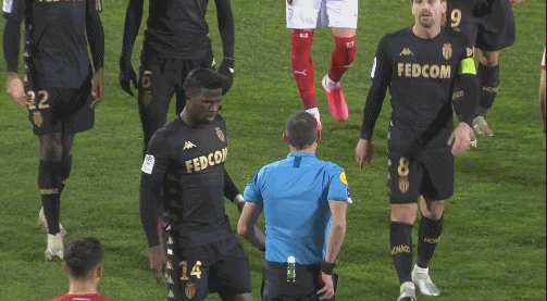 官方：沃尔夫斯堡临时主帅鲍尔转正，签约至27年6月（官宣：沃尔夫斯堡扶正临时主帅鲍尔，合同至2027年6月）