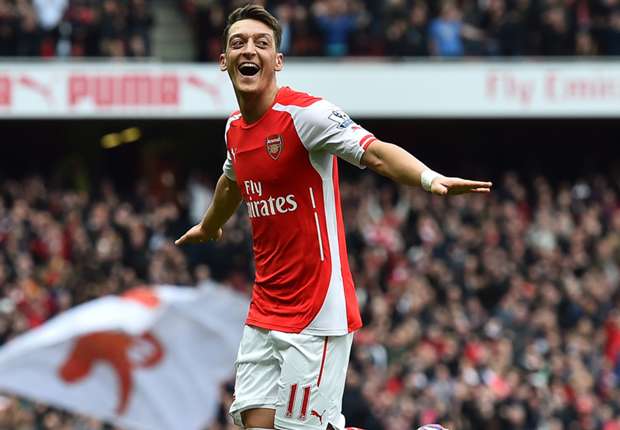 活动组织者：梅西本想走向看台与球迷互动，但被政客拉去拍照（主办方称梅西原本要到看台与球迷互动，却被政客拉去合影）